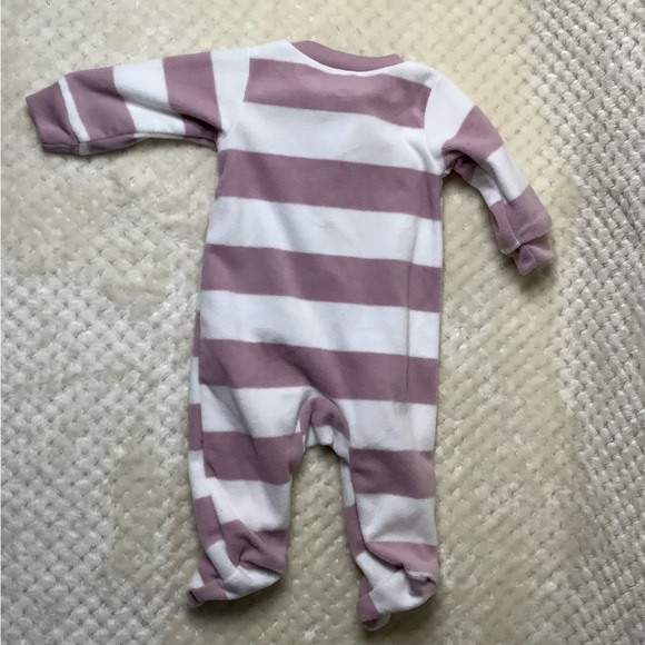 Carters Footed Sleeper With Penguin Embellishment Newborn NB - Picture 3 of 3